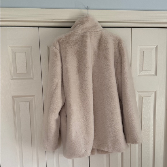 H&M Plush Teddy Coat in Light Beige - Picture 2 of 2